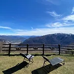 Casa Dello Scoiattolo Immersa Nel Con Vista Prázdninový dům *